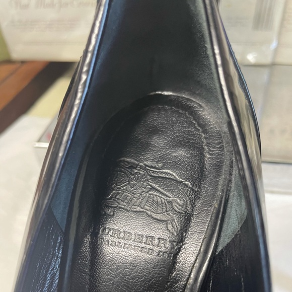 Authentic Burberry Pumps - Picture 13 of 15
